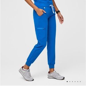 Figs Women's Zamora Blue Scrub Pants - Regular
Capri Blue / XL